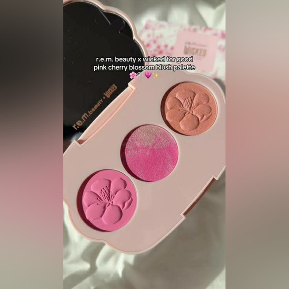 ⭐Gift Idea⭐BNIB LE REM Beauty X Wicked PINK Cherry Blossom Powder Blush Palette! - Picture 5 of 14